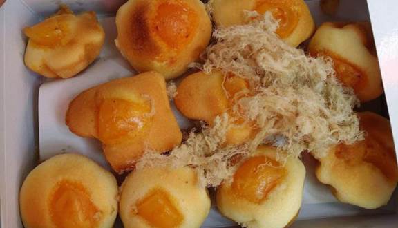 bánh bông lan trứng muối top 8 món ăn đặc sản Vũng Tàu siêu ngon siêu rẻ
